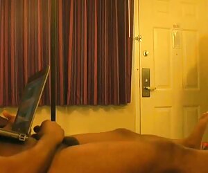 Abigail Mac và hoạt sử dụng kem trên mỗi sem xx