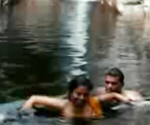 Mình nữ hứng tình và một con gà trống! phim sẽ xx